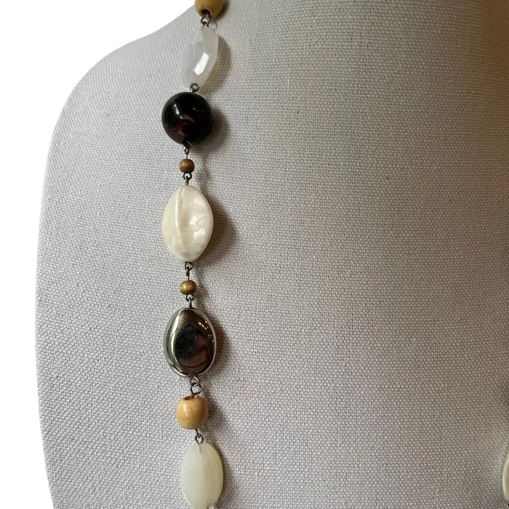 Neutral Tones Beaded Necklace